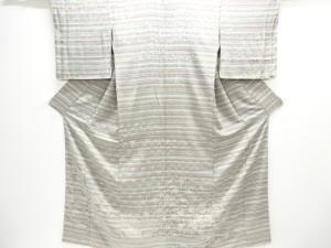 横段に花唐草模様一ツ紋付け下げ小紋着物